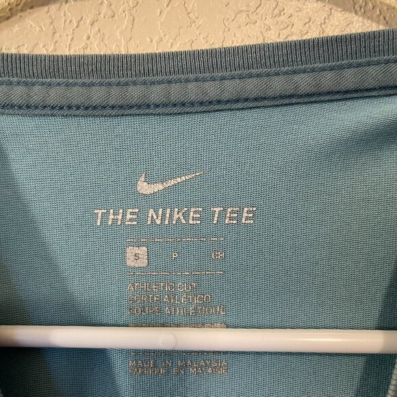 Men's Nike Dri Fit Tee - Picture 2 of 4